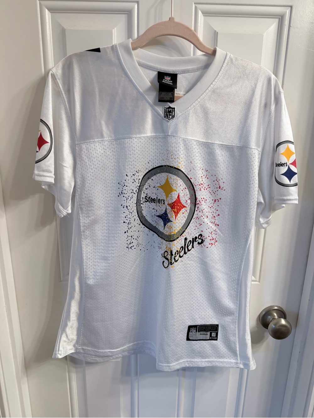 Reebok Women’s White Pittsburgh Steelers Roethlisberger Graphic Jersey